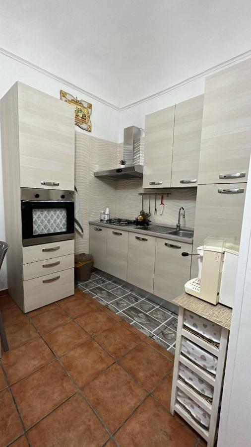 La Casetta Di Ciacione Napoli Bagian luar foto