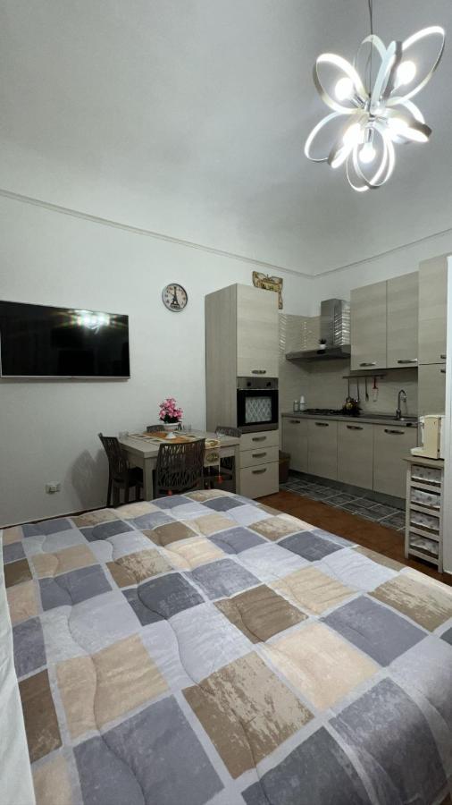 La Casetta Di Ciacione Napoli Bagian luar foto