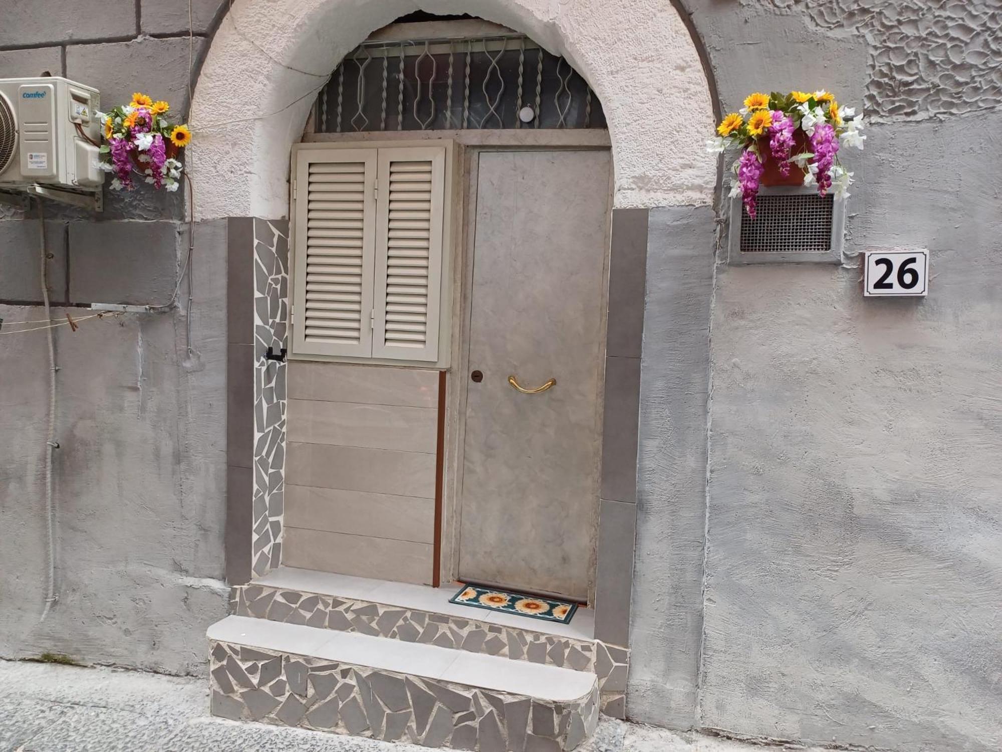 La Casetta Di Ciacione Napoli Bagian luar foto