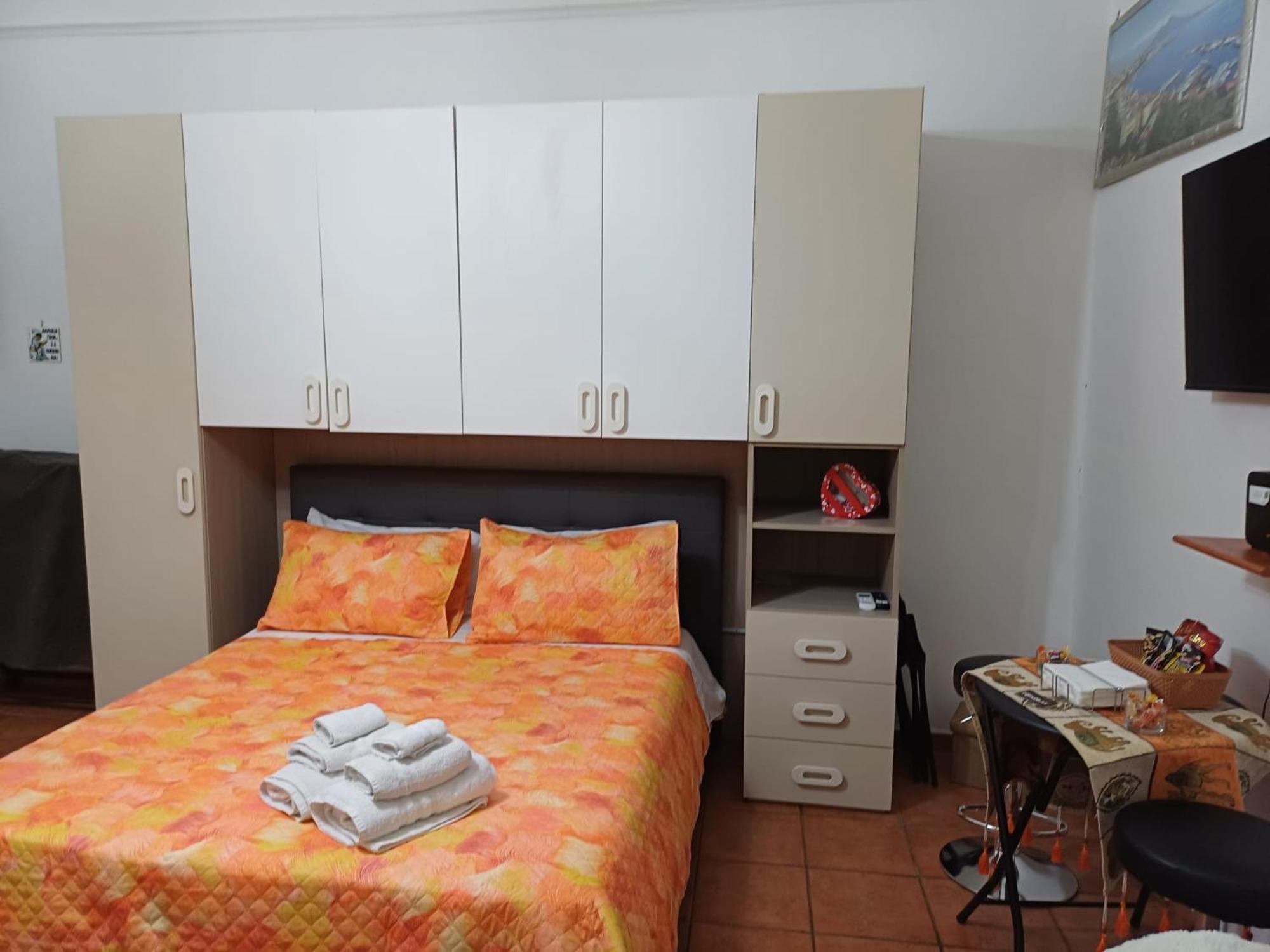 La Casetta Di Ciacione Napoli Bagian luar foto